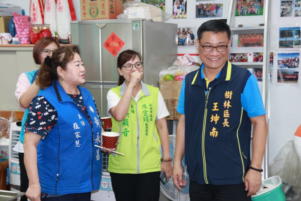 區長合影1