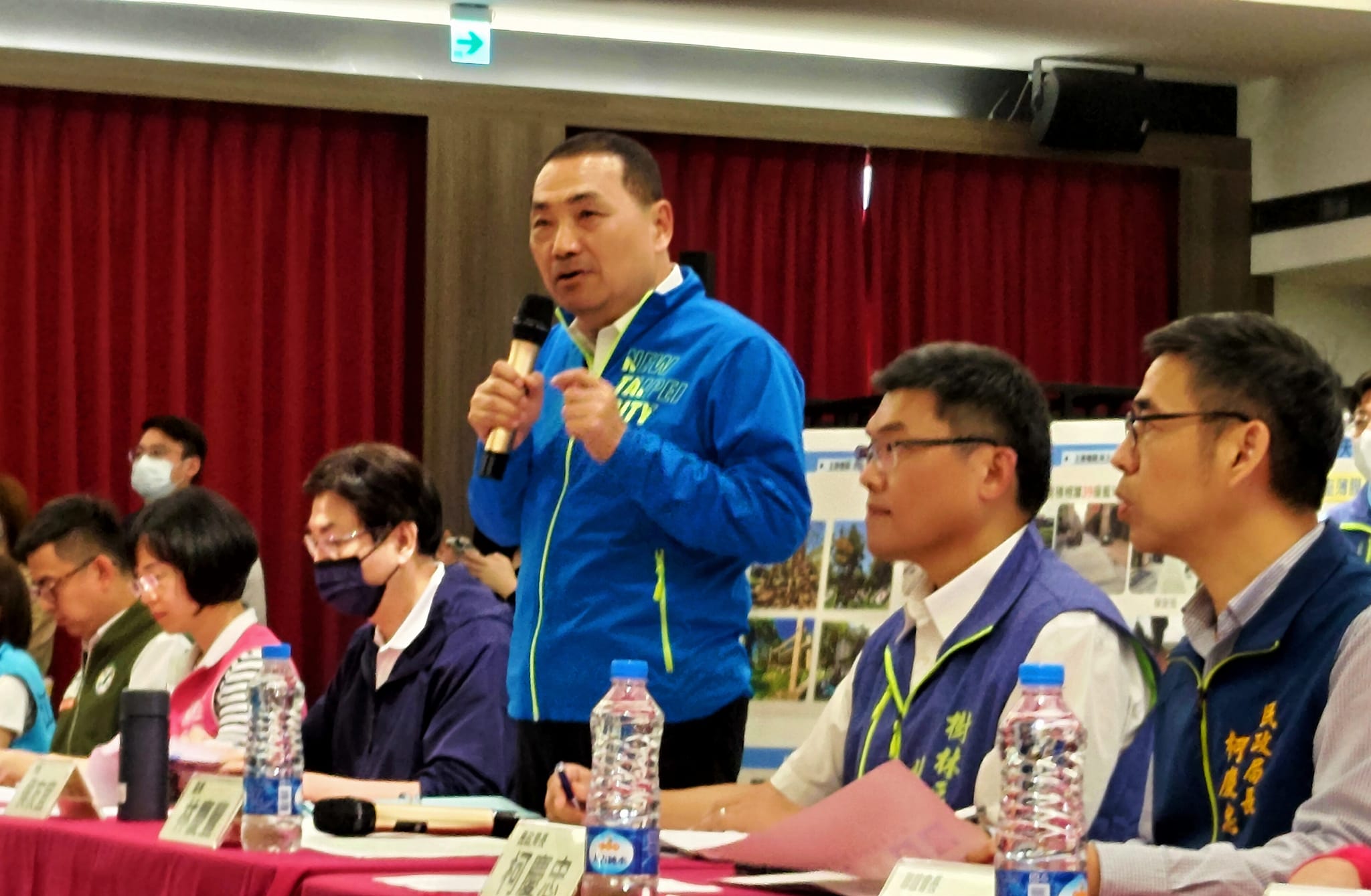 侯友宜 市長今(17)日率領新北市府團隊至 樹林區 樹人家商 舉行 樹林區行動治理座談會。