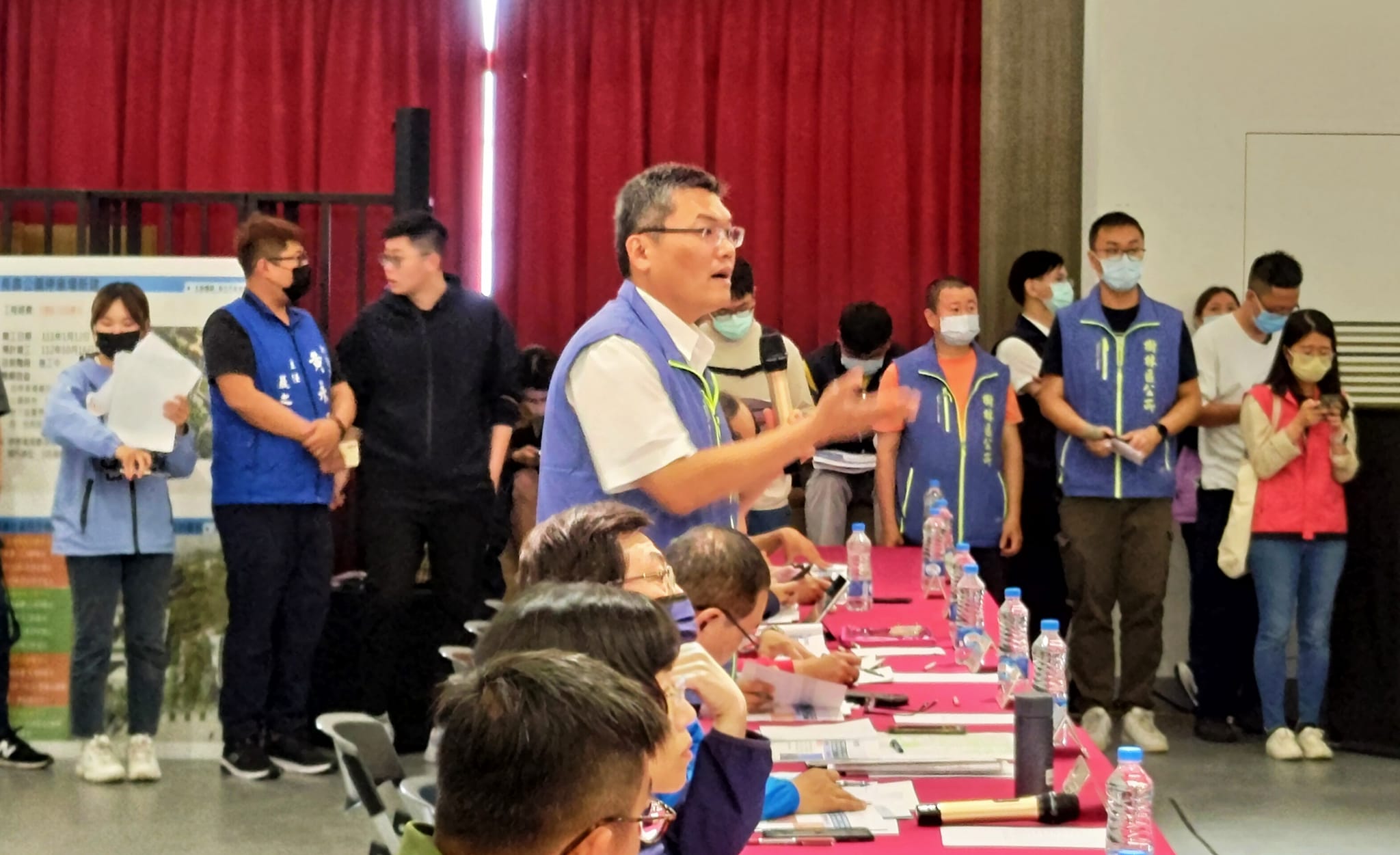 侯友宜 市長今(17)日率領新北市府團隊至 樹林區 樹人家商 舉行 樹林區行動治理座談會。