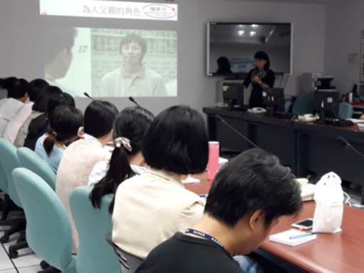 課程中，王秘書長準備影片闡述性別角色之立場及差異