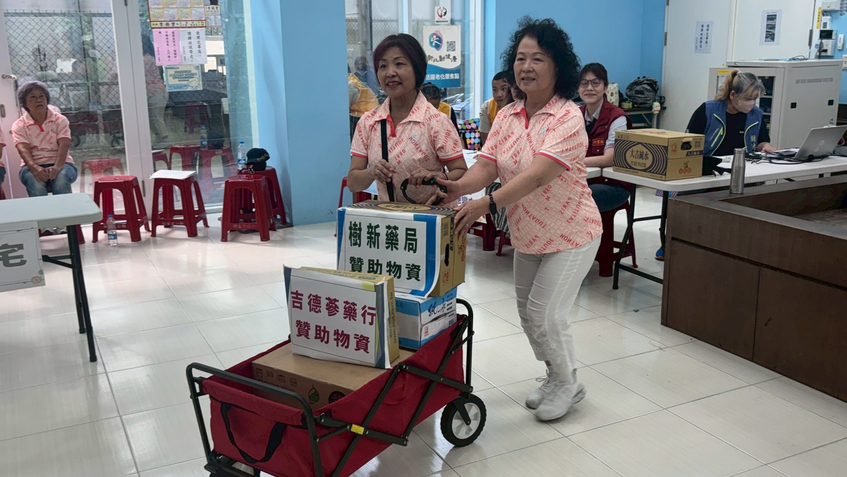 LINE_ALBUM_1150518_260518_210